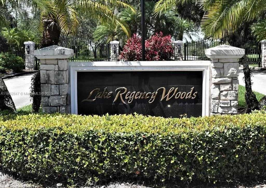 5052 Lake Regency Dr, Sebring