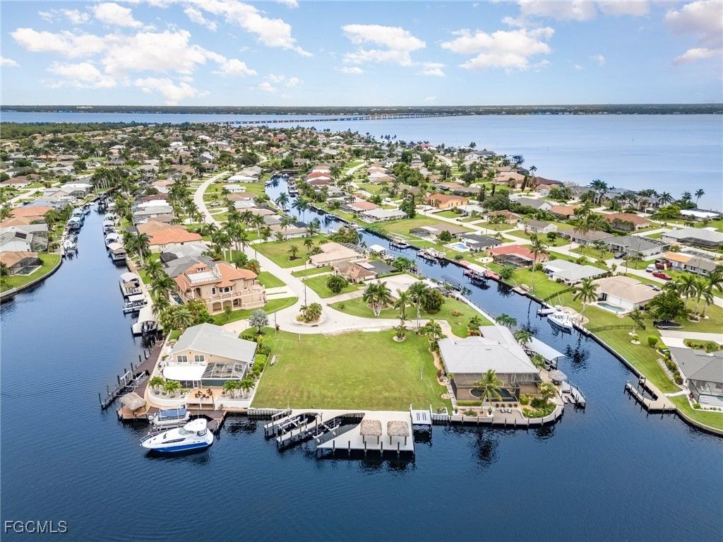 2208 Se 27th St, Cape Coral