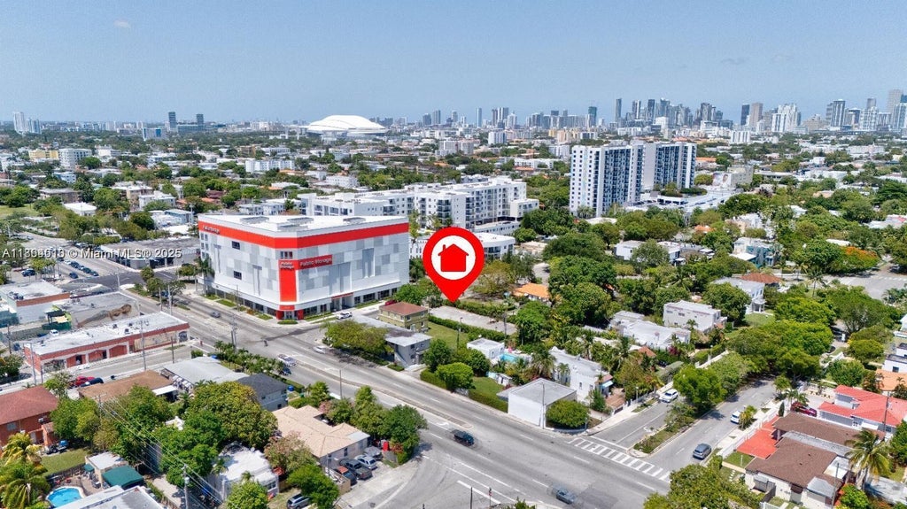 2174 Sw 9th St, Miami