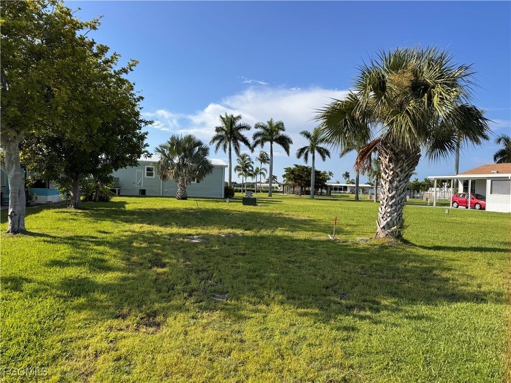 168 Orange Harbor Dr, FORT MYERS