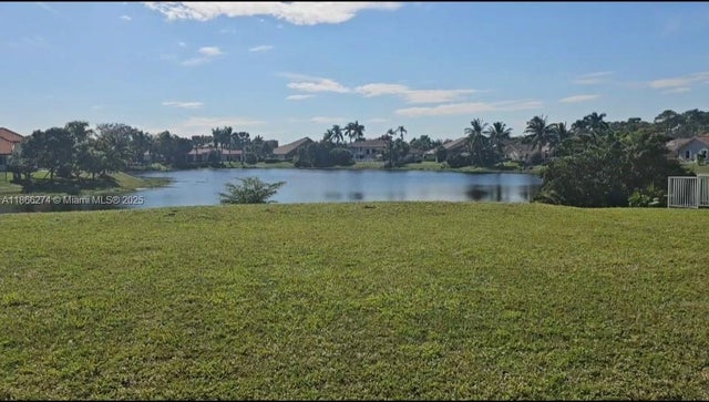 1 of 4 - 8280 Nw 43 St, Coral Springs, FL