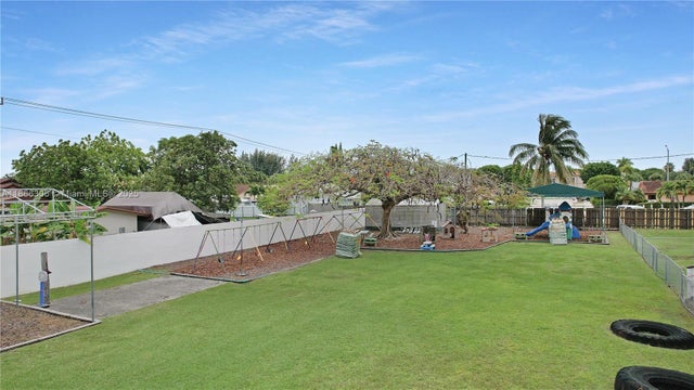 2 of 11 - 132 Ave Sw 42nd St, Miami, FL