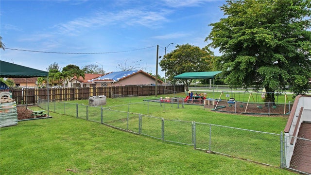 4 of 11 - 132 Ave Sw 42nd St, Miami, FL