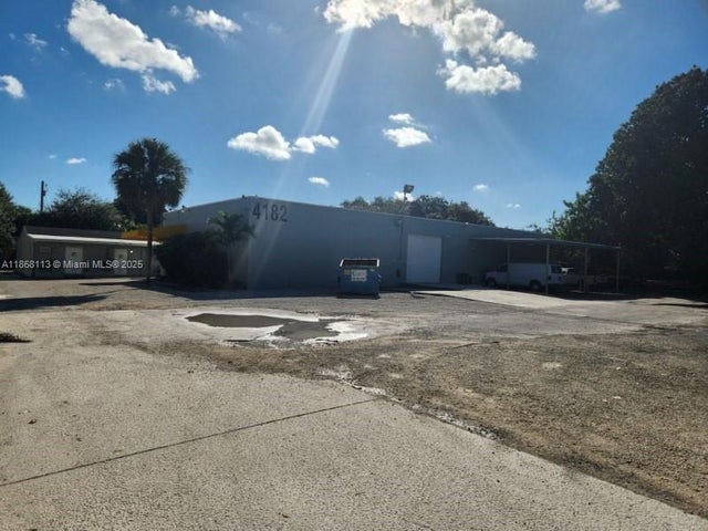1 of 1 - 4182 S University Dr, Davie, FL