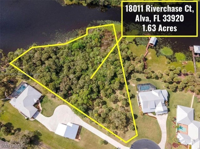 4 of 9 - 18011 Riverchase Ct, Other, FL