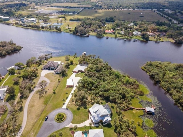 5 of 9 - 18011 Riverchase Ct, Other, FL
