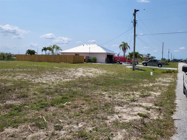3 of 5 - 1725 Ne 5 Th Pl, Cape Coral, FL
