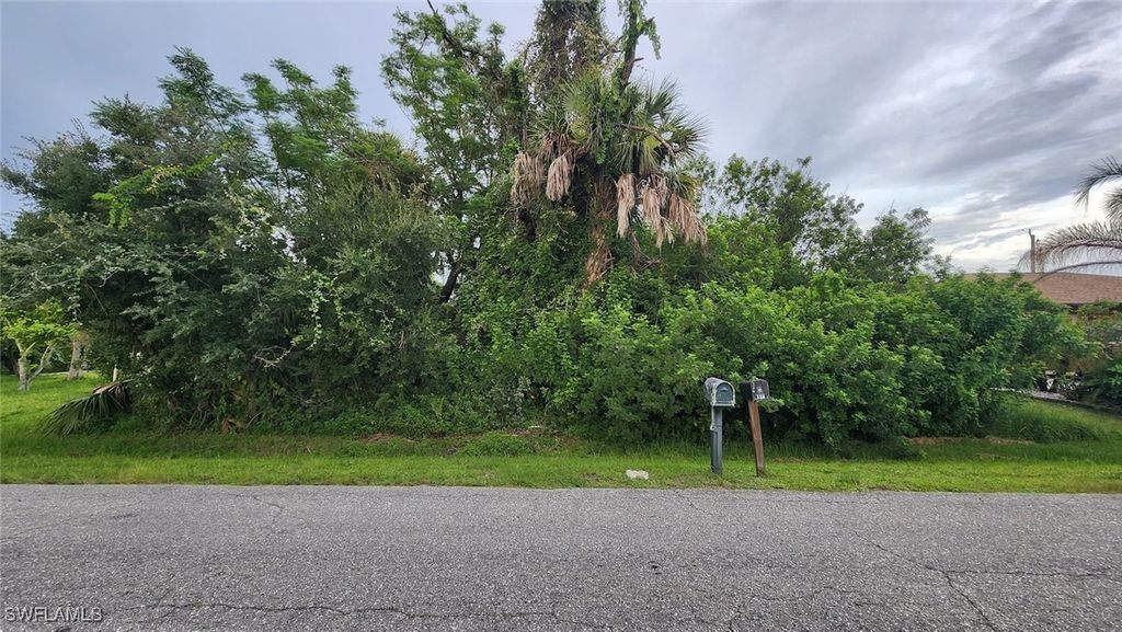 Venetia Ave, North Port