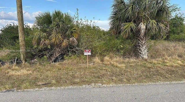 1 of 4 - 1022 Champion Ave, Lehigh Acres, FL