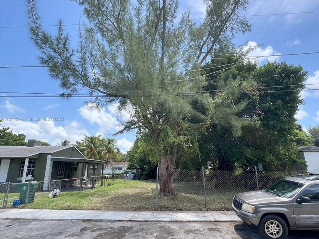 3 of 7 - 1456 Nw 57th St, Miami, FL