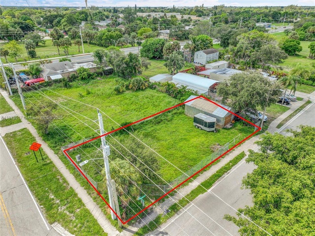 4 of 20 - 1819 Suwanee Dr, West Palm Beach, FL