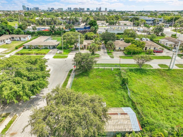 3 of 20 - 1305 Suwanee Dr, West Palm Beach, FL