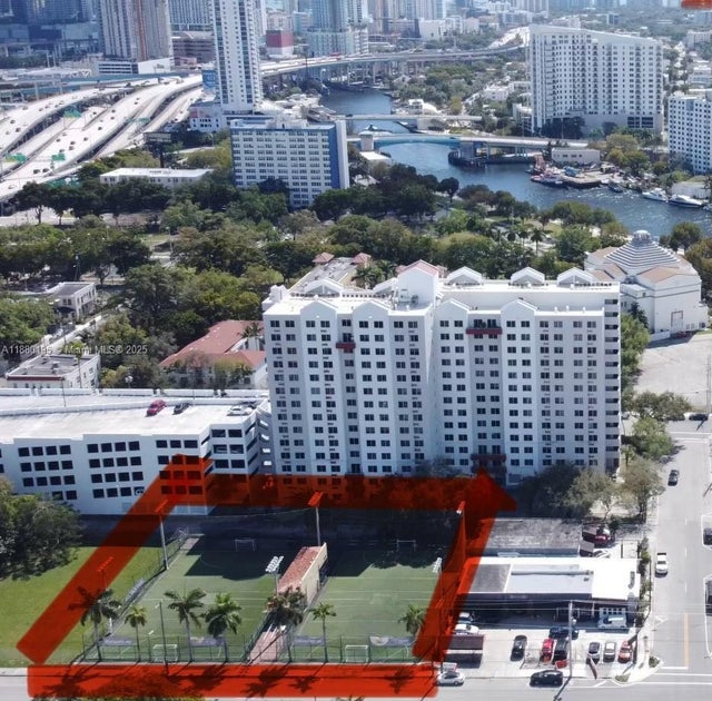 2 of 3 - 444 Nw 5th St, Miami, FL