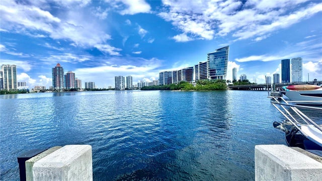 4 of 15 - 4041 Island Estate, Aventura, FL