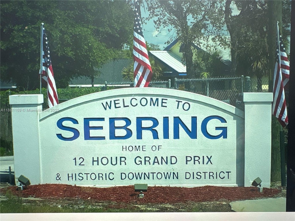 1846 Nolana Avenue, Sebring