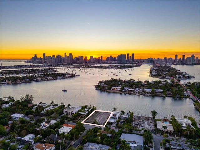 1 of 69 - 228 + 302 W Dilido Dr, Miami Beach, FL