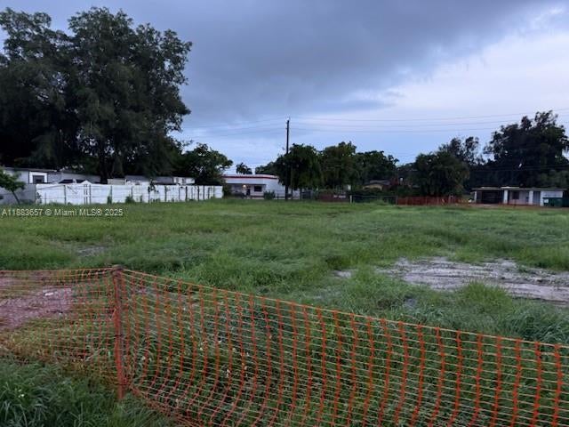 3 of 10 - 4578 Iris St, West Palm Beach, FL