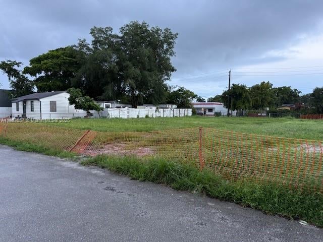 4 of 10 - 4578 Iris St, West Palm Beach, FL