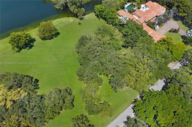4 of 13 - 10600 Lakeside Dr, Coral Gables, FL
