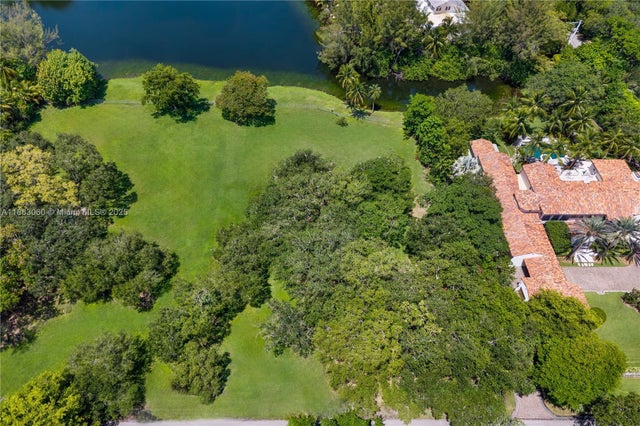 5 of 13 - 10600 Lakeside Dr, Coral Gables, FL