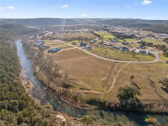 Land / Farm Real Estate for Sale located in the neighborhood of Oxbow/Guadalupe Sub, on  in the city of New Braunfels, Texas