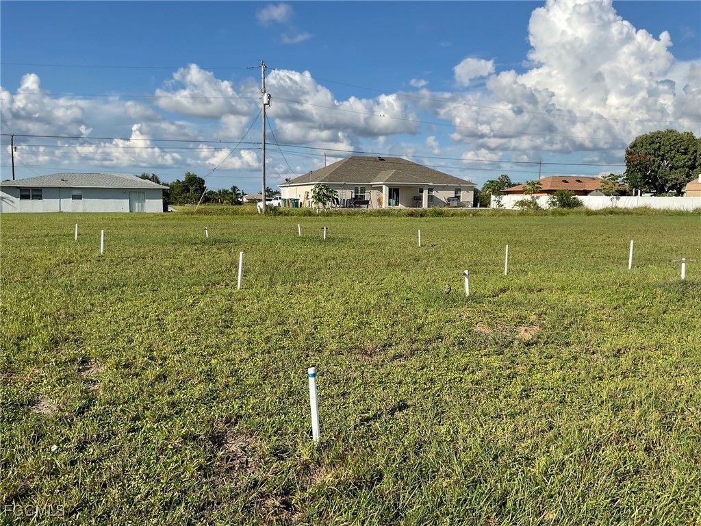1805 Ne 17th St, Cape Coral