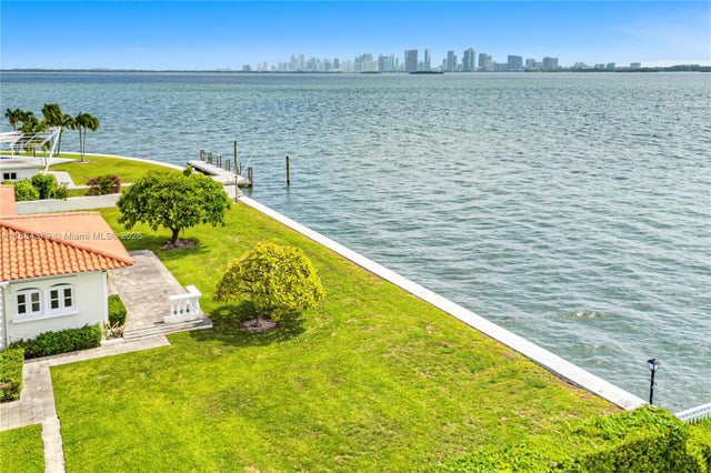 1 of 11 - 7500 W Treasure Dr, North Bay Village, FL