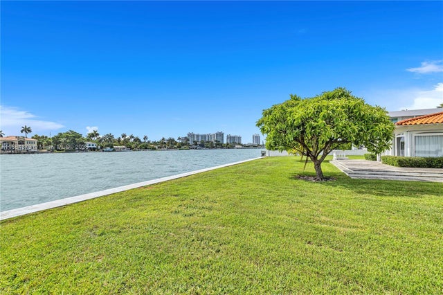 2 of 11 - 7500 W Treasure Dr, North Bay Village, FL