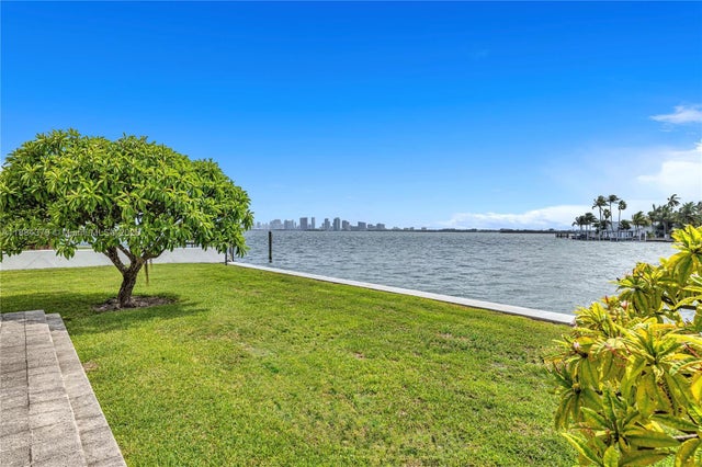 3 of 11 - 7500 W Treasure Dr, North Bay Village, FL