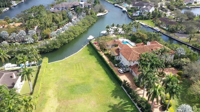 2 of 11 - 9175 Arvida Dr, Coral Gables, FL