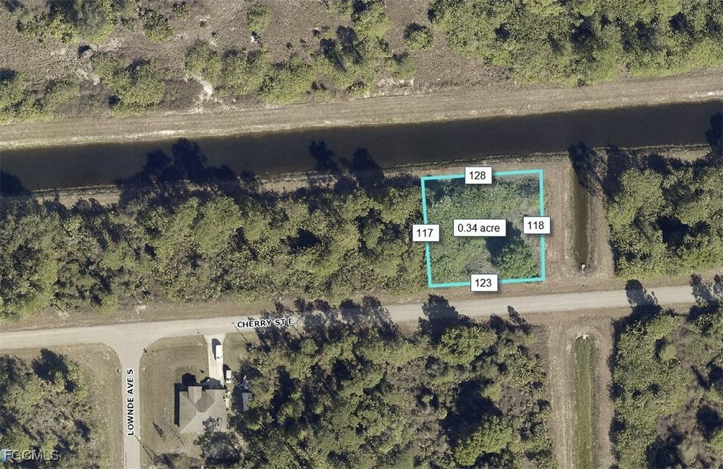 1143 Cherry St E, LEHIGH ACRES