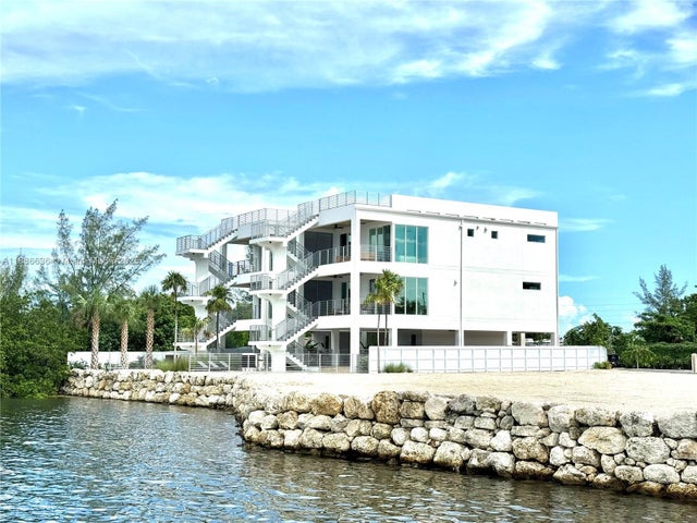3 of 4 - 990 41st Gulf Street 8, Other, FL
