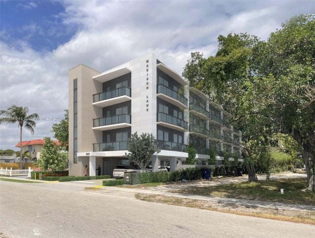 1 of 1 - 2241 Madison St, Hollywood, FL