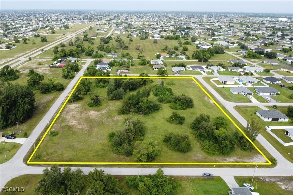 1626 Nw 2nd Ave, CAPE CORAL