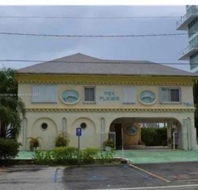 5 of 5 - 7941 East Dr, North Bay Village, FL