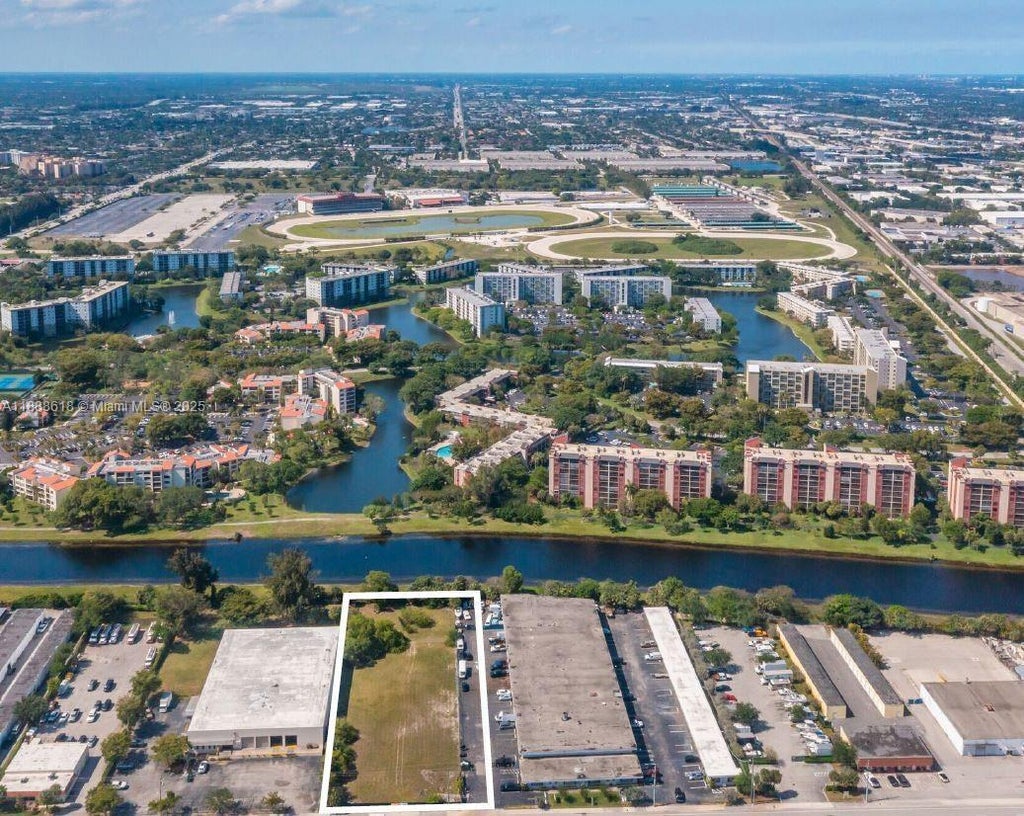 2083 W Mcnab Rd, Pompano Beach
