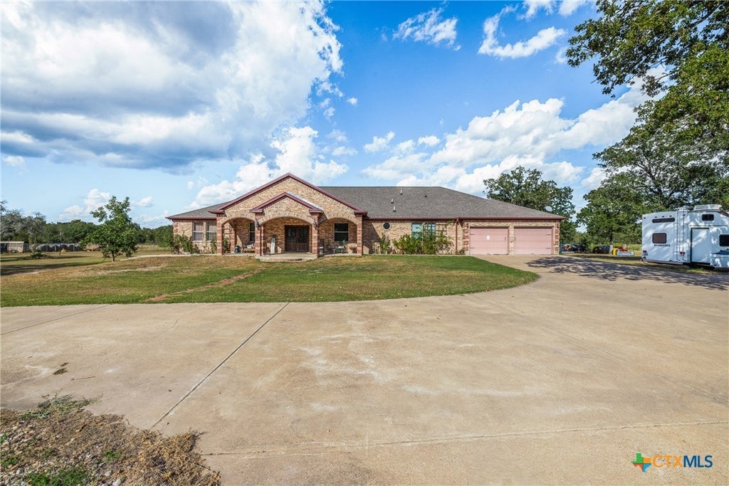 1102 Private Road 2332, Giddings
