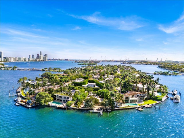 4 of 12 - 444 W Rivo Alto Dr, Miami Beach, FL