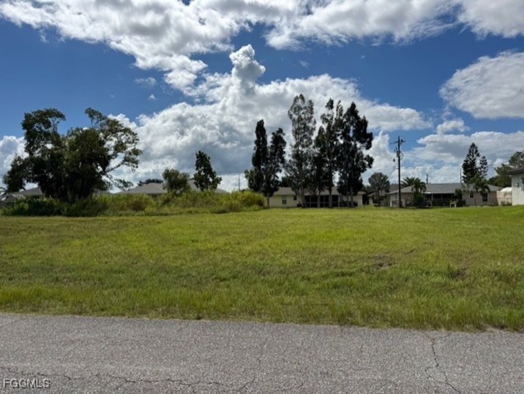 2116 Ne 25th Ter, CAPE CORAL