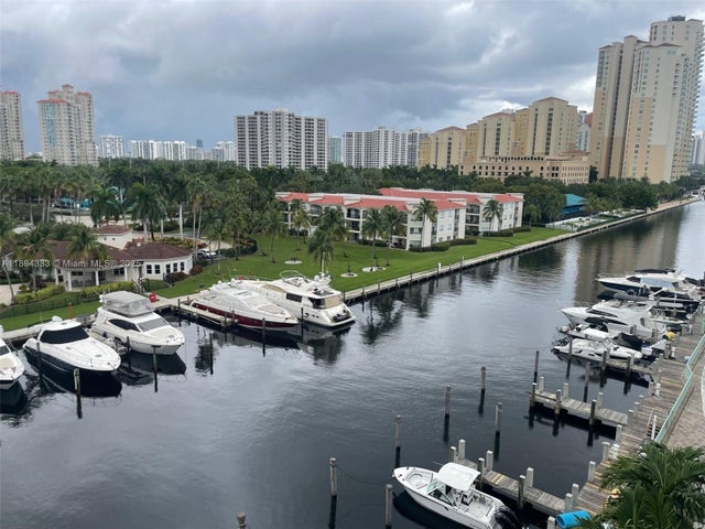 1 of 15 - 3029 Ne 188th St, Aventura, FL