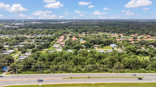 3 of 10 - 2301 43rd Avenue, Vero Beach, FL