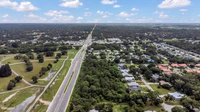 5 of 10 - 2301 43rd Avenue, Vero Beach, FL