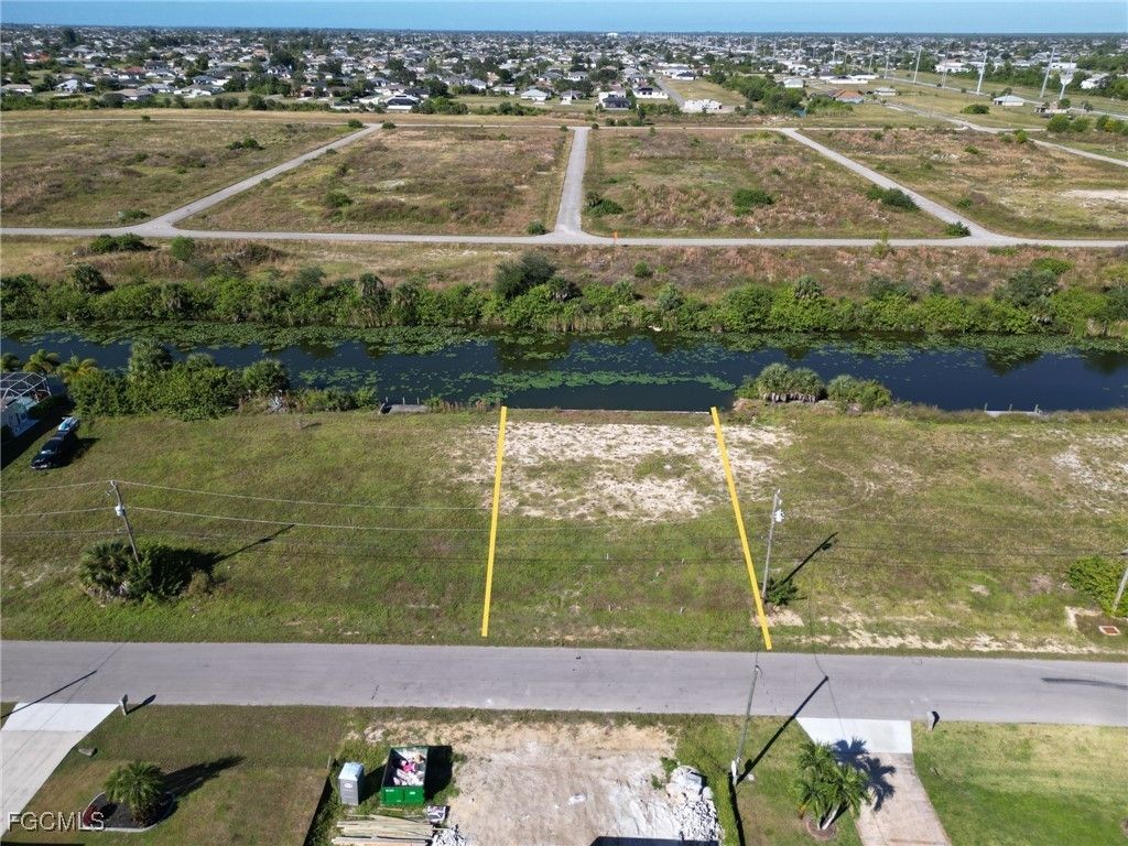 2214 Ne 13th Ave, CAPE CORAL