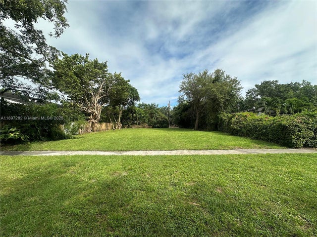 2 of 8 - 133 Ne 99th St, Miami Shores, FL