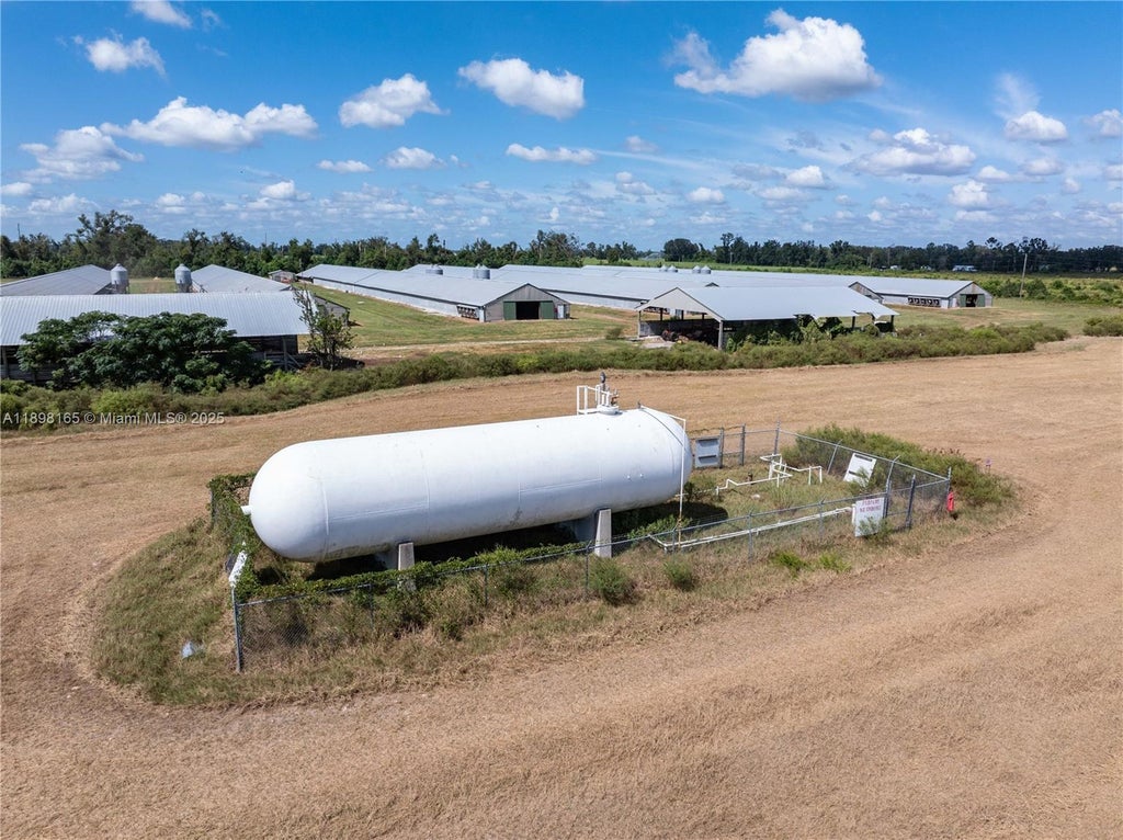 1083 Sw County Road 351, Other