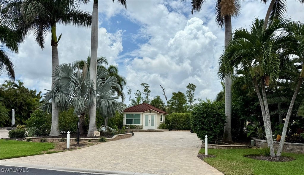 4826 Southern Breeze Dr, Naples