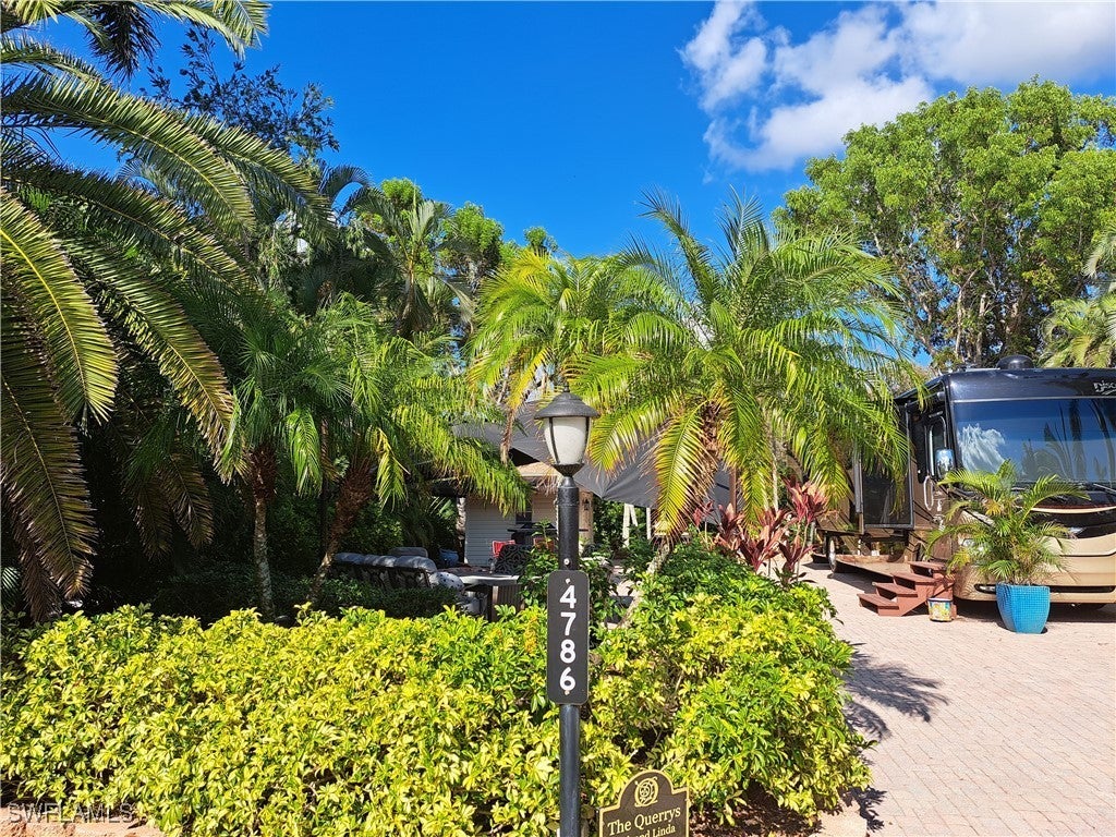 4786 Southern Breeze Dr, Naples