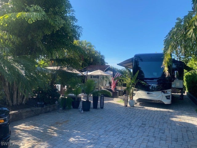 4846 Southern Breeze Dr, Naples