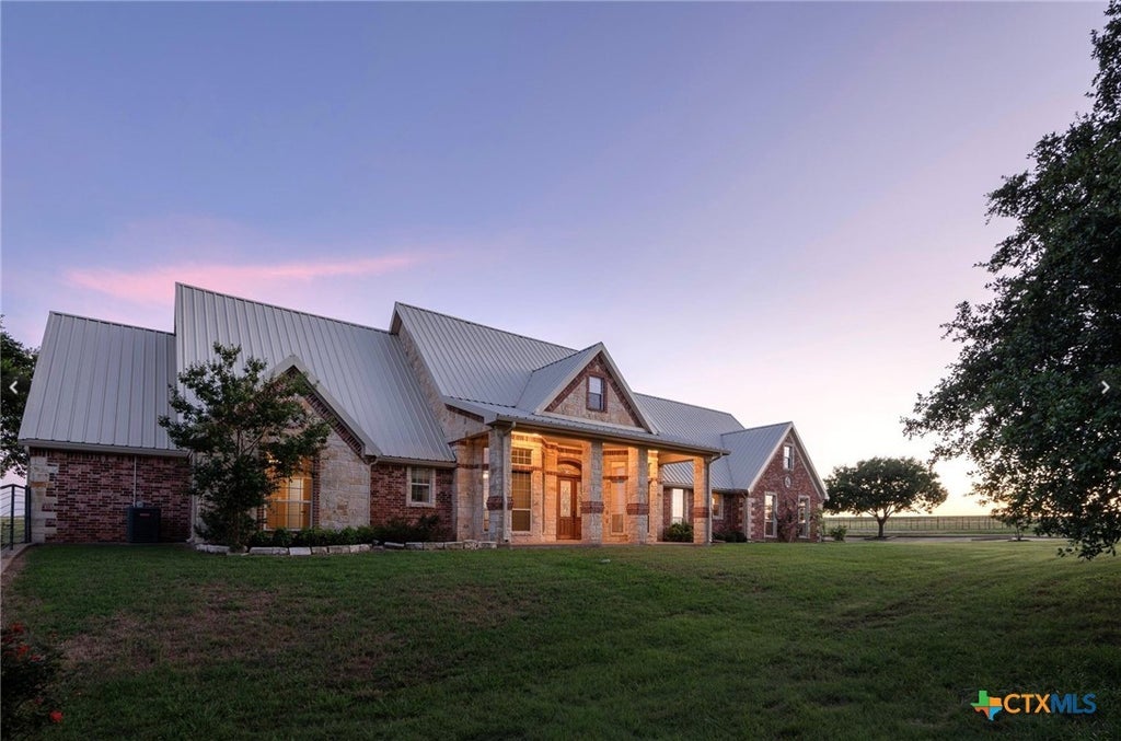 16355 N Highway 6, Valley Mills