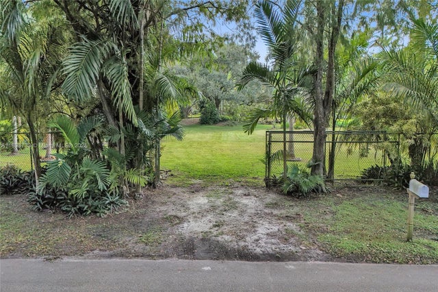 4 of 27 - 14270 Sw 20th Street, Davie, FL